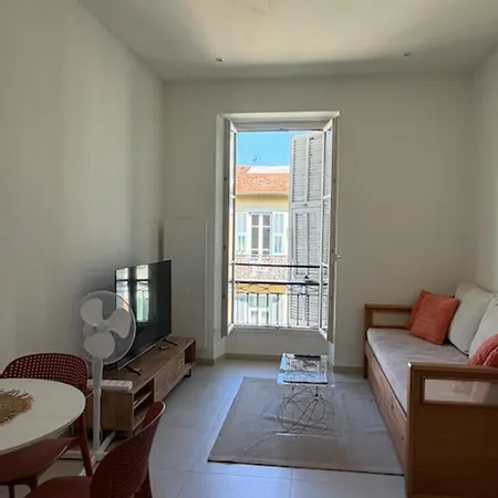 Apartman Modern And Unforgettable In The Heart Of Nizza