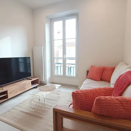 Modern And Unforgettable In The Heart Of * Nizza